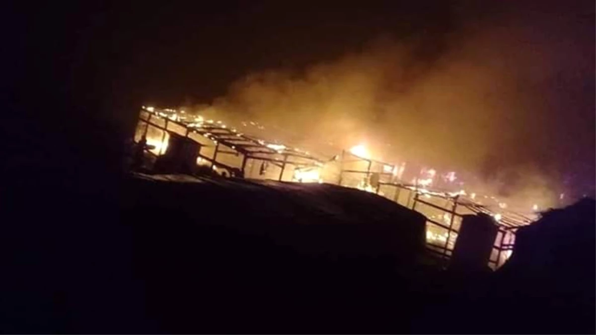 Lübnan\'da Mülteci Kampında Yangın: 2 Ölü