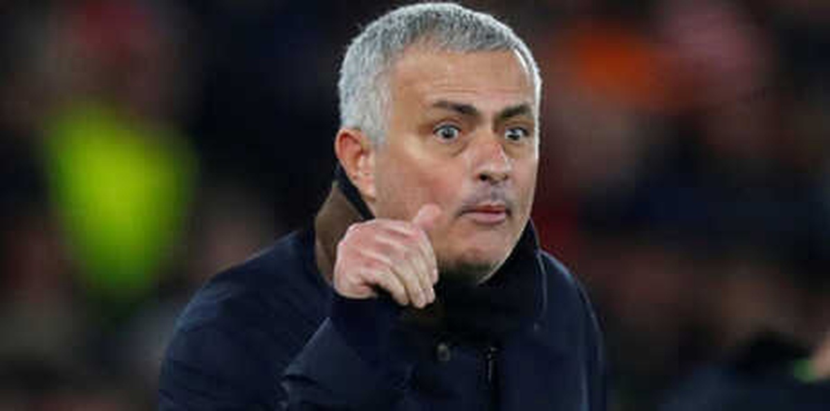 Manchester United\'dan Büyük Gaf! Mourinho\'ya Küfür...
