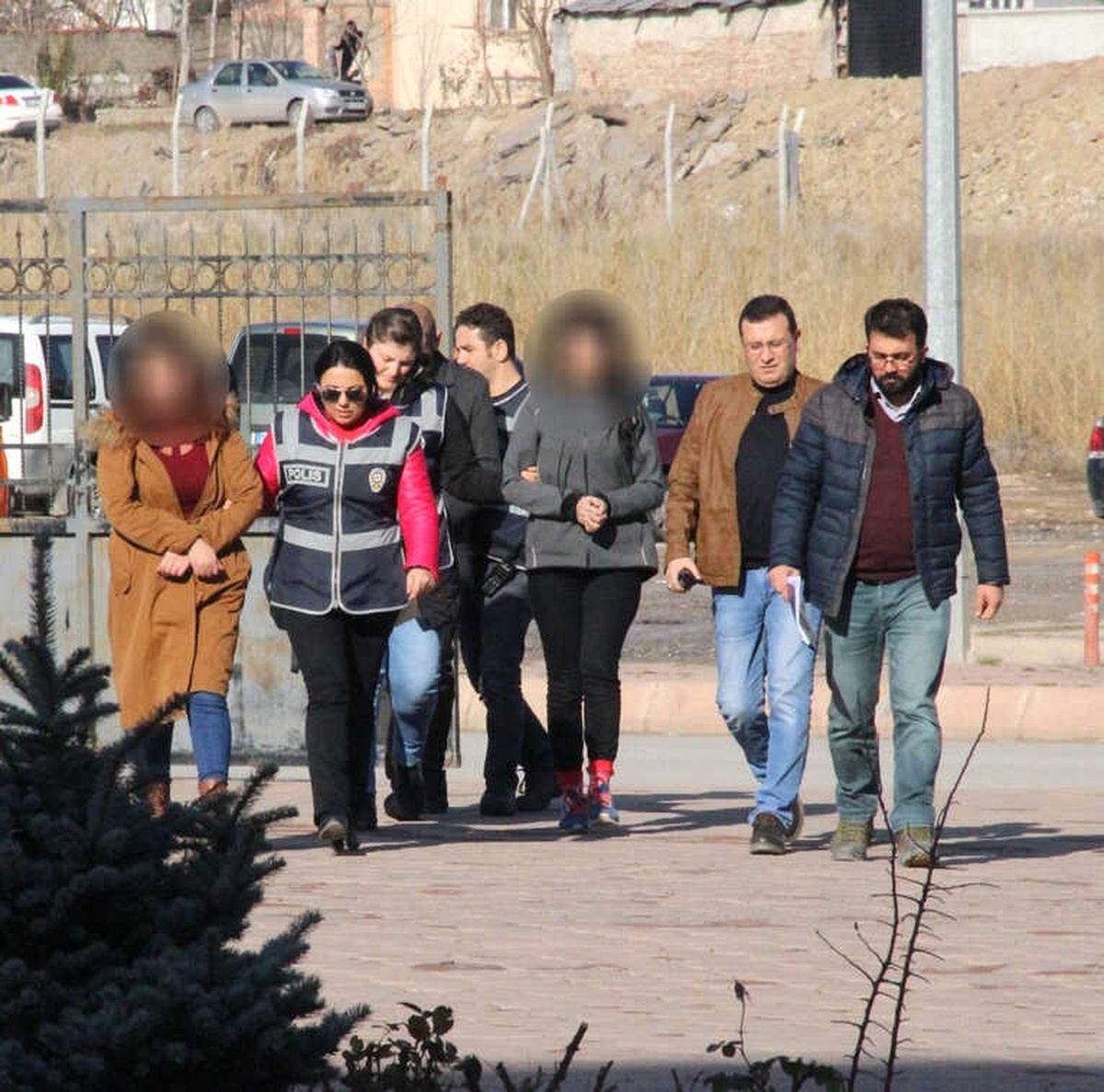 Müşterileri \'Koli\' Diye Şifrelendirerek Fuhuş Yaptırdılar