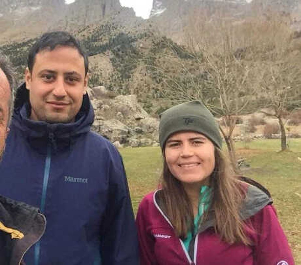 Niğde\'de Çığ Altında Kaybolan 2 Dağcıdan Hilal Kurtarıldı