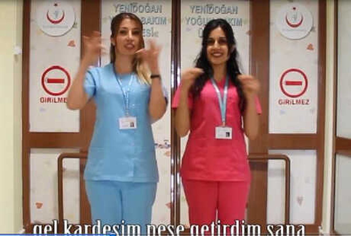 Sağlık Çalışanlarından İşitme Engelliler İçin Klip