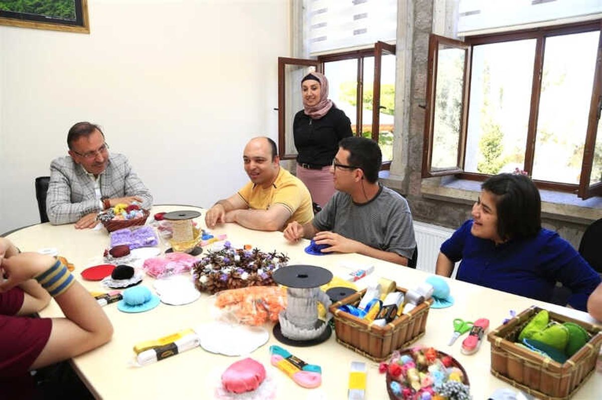 Seçen, "Engelli Kardeşlerimizin Her Alanda Başarılı Olması İçin Çaba Harcıyoruz"