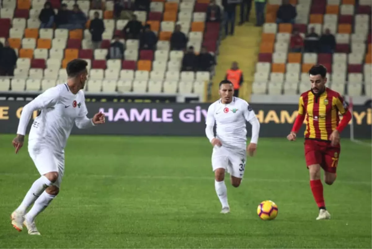 Spor Toto Süper Lig: Evkur Yeni Malatyaspor: 1 - Akhisarspor: 0 (İlk Yarı)