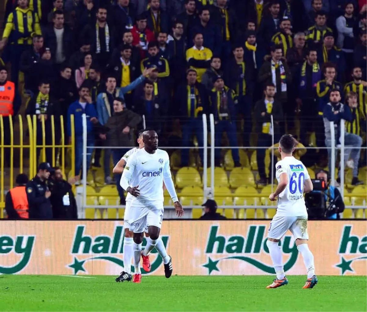 Spor Toto Süper Lig: Fenerbahçe: 2 - Kasımpaşa: 1 (İlk Yarı)