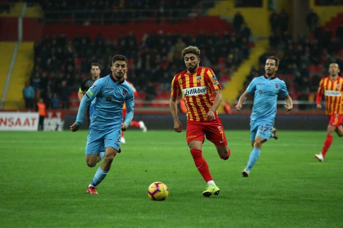 Taraftar Islıkladı Bilal Ağladı