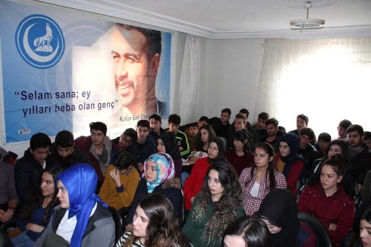 Ülkü Ocakları, \'Madde Bağımlılığına Hayır\' Semineri Düzenledi
