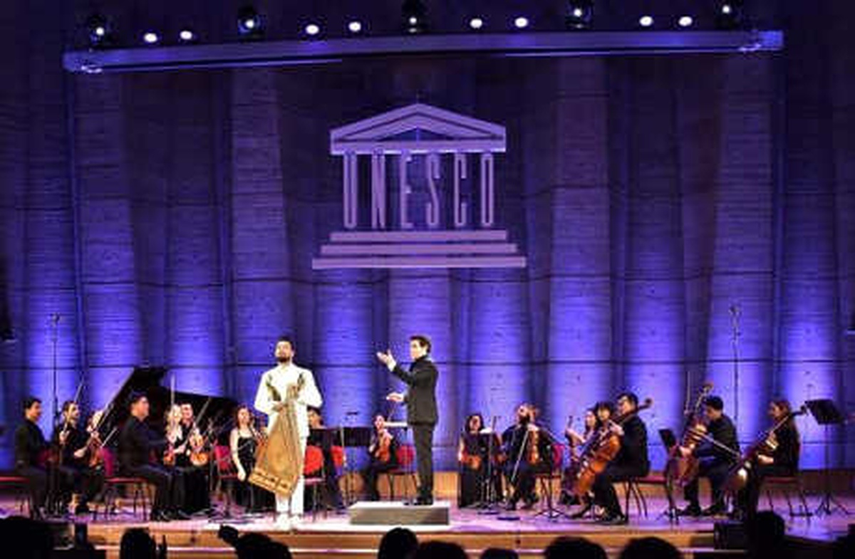 Unesco Genel Merkezi\'nde Türk Rüzgarı Esti