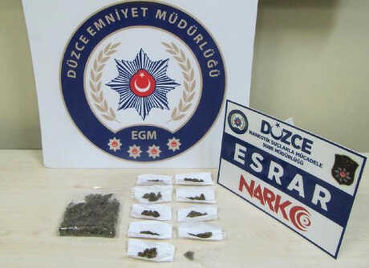 Uyuşturucudan Ölümün Ardından Yapılan Operasyonda 7 Tutuklama