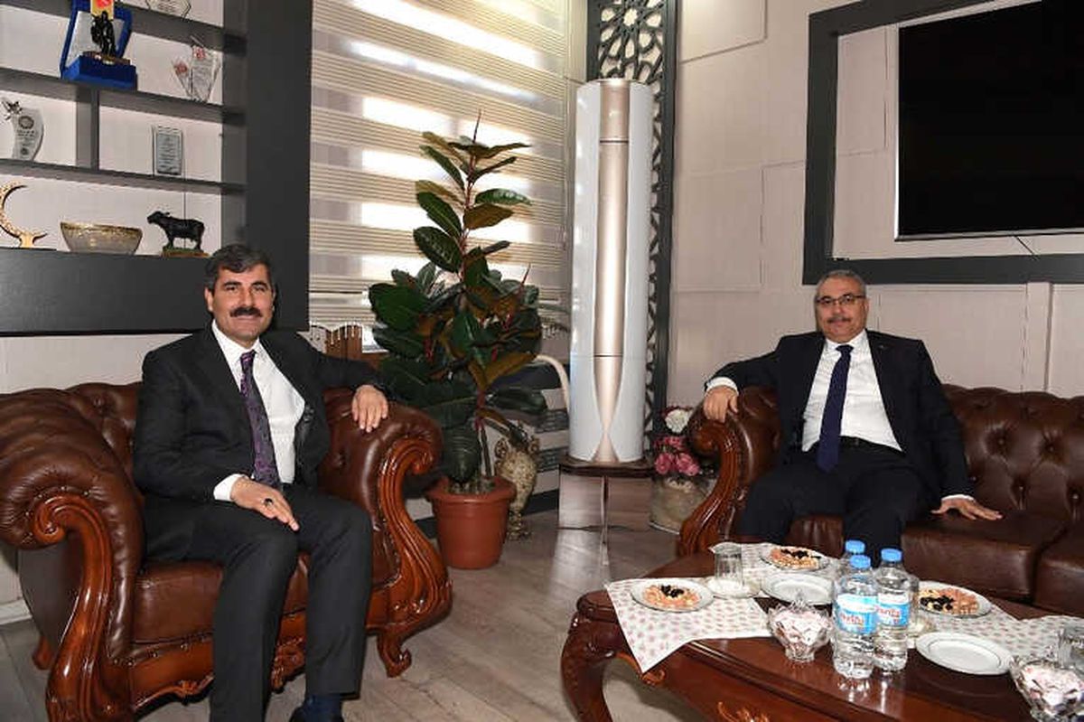 Vali Gündüzöz\'den Başkan Asya\'ya İade-i Ziyaret