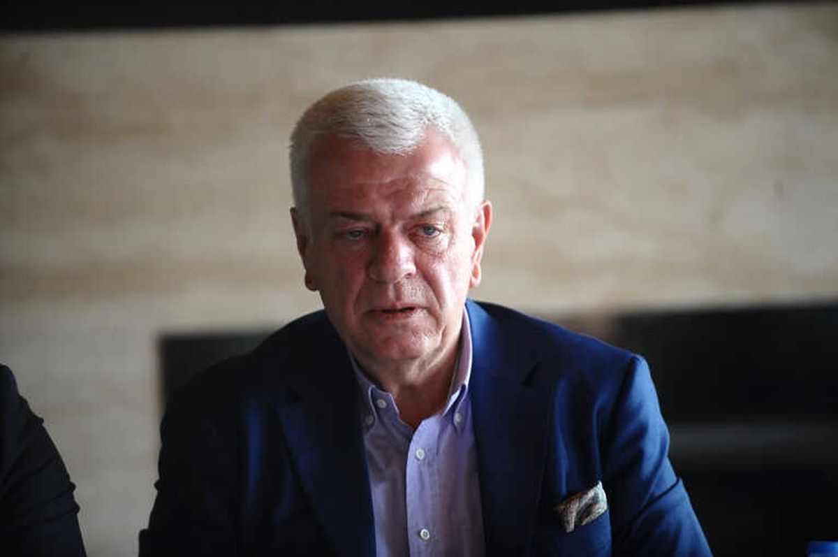 Ali Ay: "Maçlara En Az 5 Bin Kişi Kaçak Giriyor"