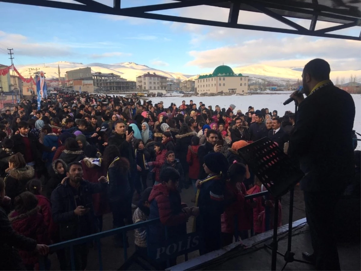 Amir Yıldırım Gençlik Konserinde Hemşehrilerini Coşturdu