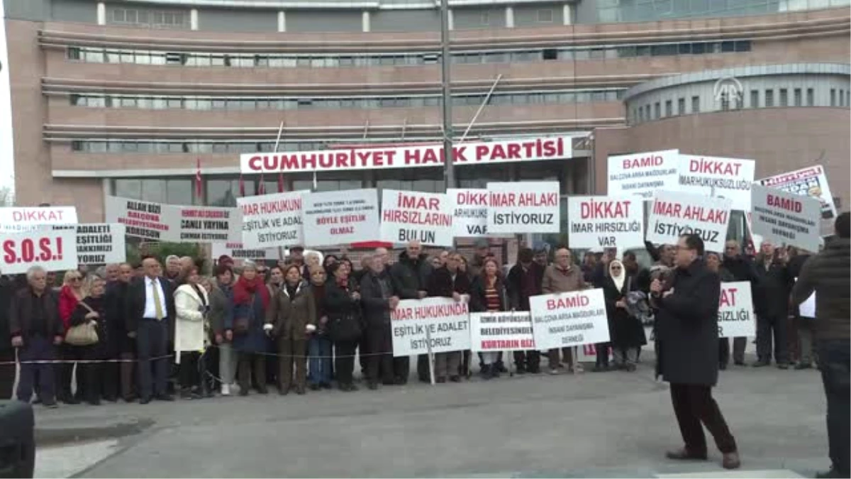 Balçova Arsa Mağdurları"Ndan CHP Önünde Eylem