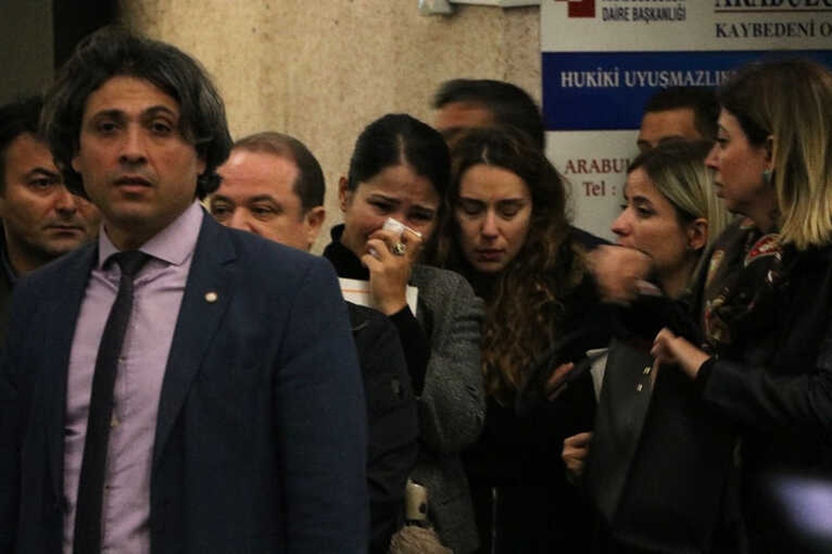 Balkondan Düşerek Hayatını Kaybeden Avukat Son Yolculuğuna Uğurlandı