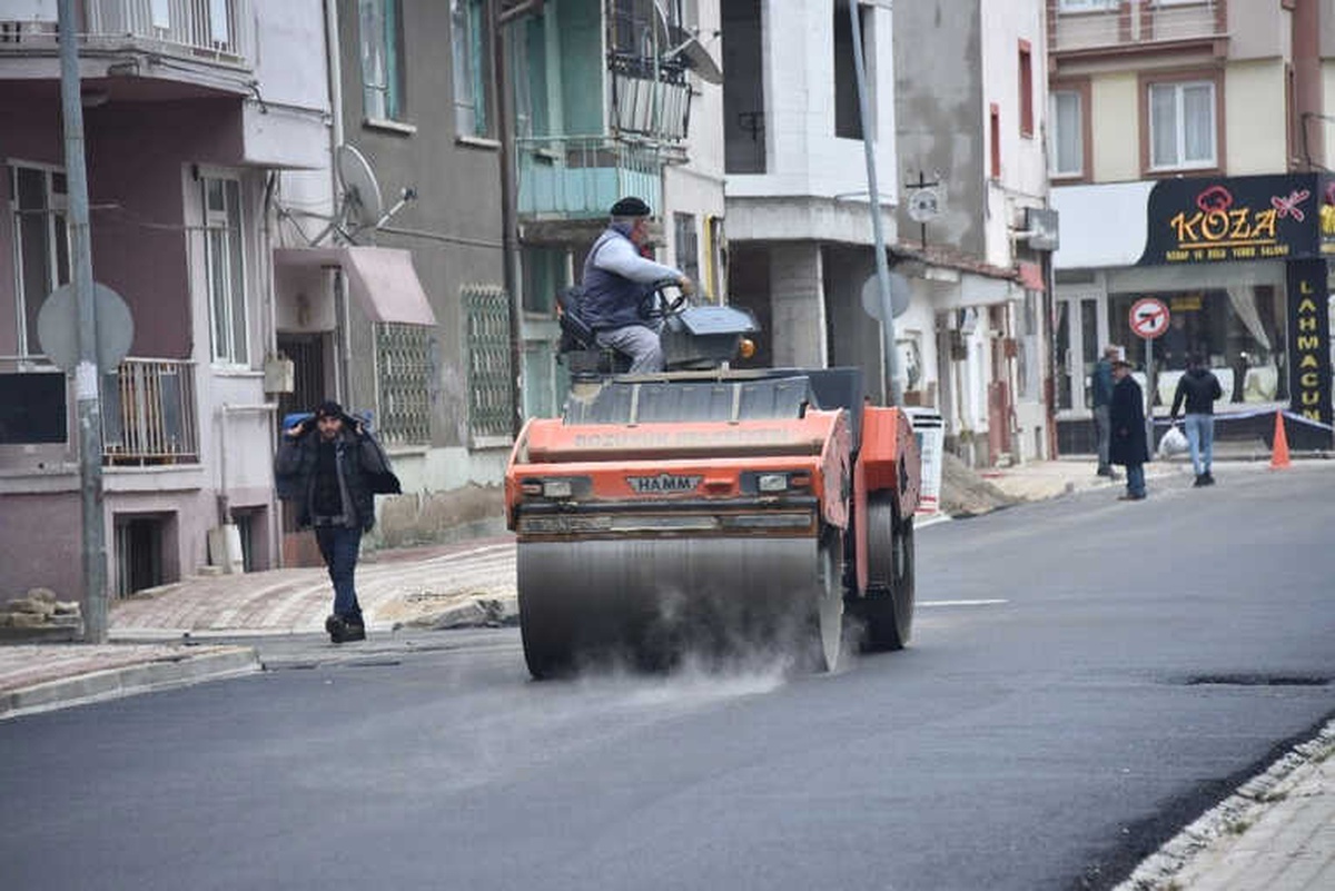 Bozüyük\'te Cadde ve Sokaklar Birer Birer Asfaltlanıyor