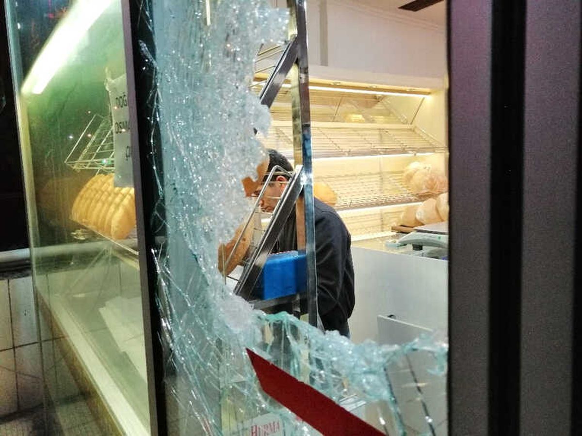 Bursa\'da Fırın ve Kasaba Gece Yarısı Molotoflu Saldırı