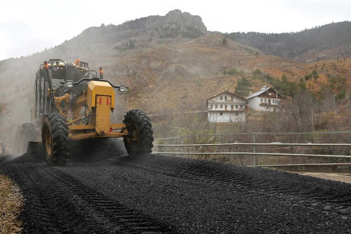 Gümüşhane İl Özel İdaresi Asfalt Çalışmalarına Devam Ediyor