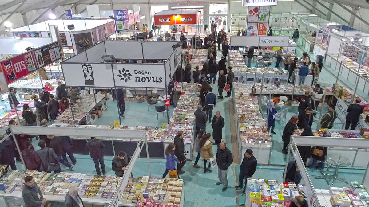 Kitap Fuarı\'nı 98 Bin Kişi Ziyaret Etti