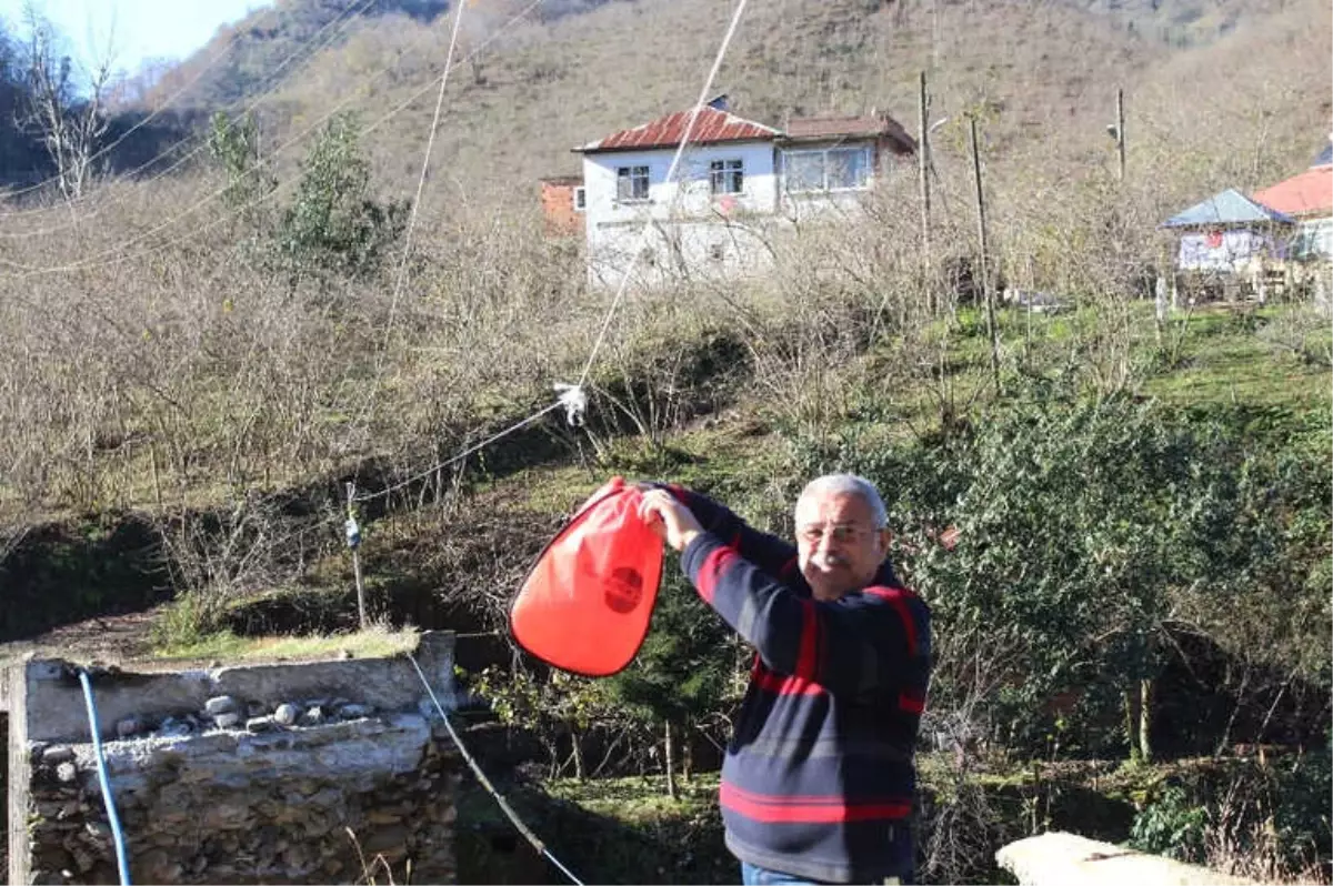 Köprü Yıkıldı, Ulaşımları Kesildi