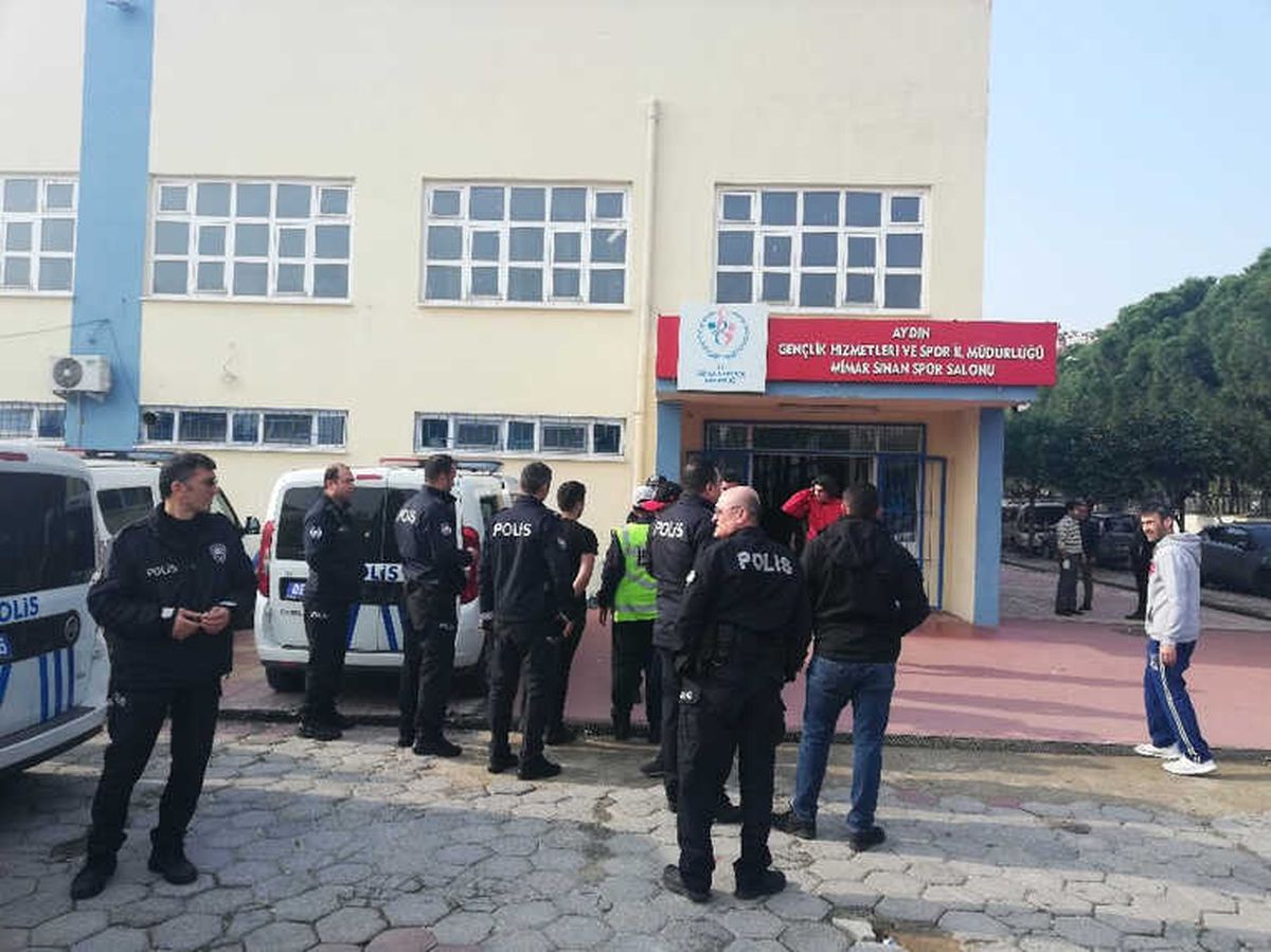 Liselilerin Maç Kavgasında 1 Öğrenci Yaralandı, 7\'si Gözaltına Alındı