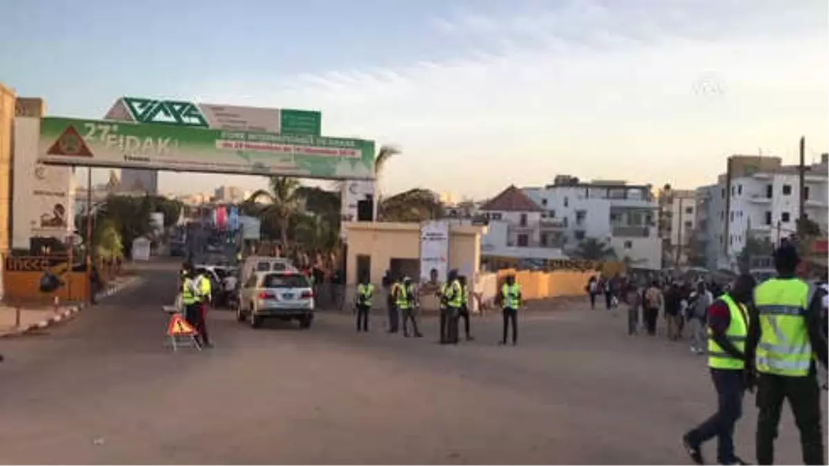 Senegal\'deki Uluslararası Fuarın Güvenliği Türk Yapımı Zırhlı Araca Emanet