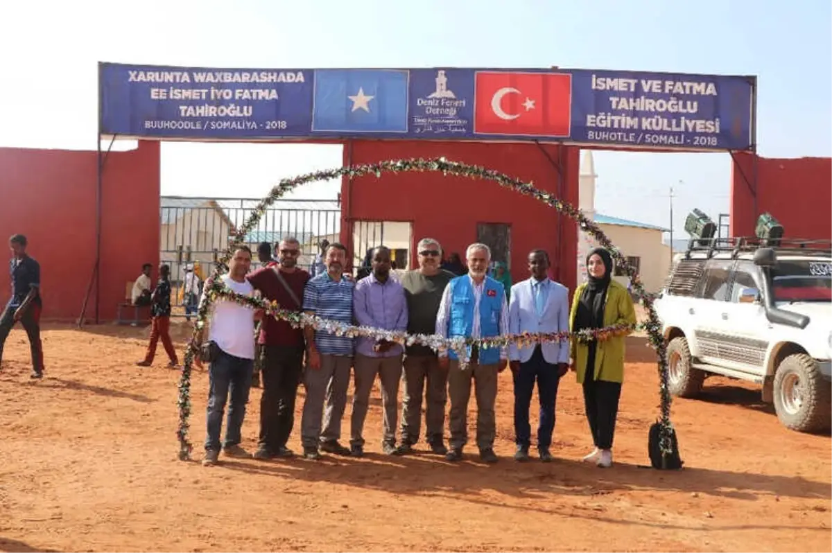 Türkiye Dünyanın Dört Bir Yanında Yardıma Muhtaç İnsanların Yüzünü Güldürüyor