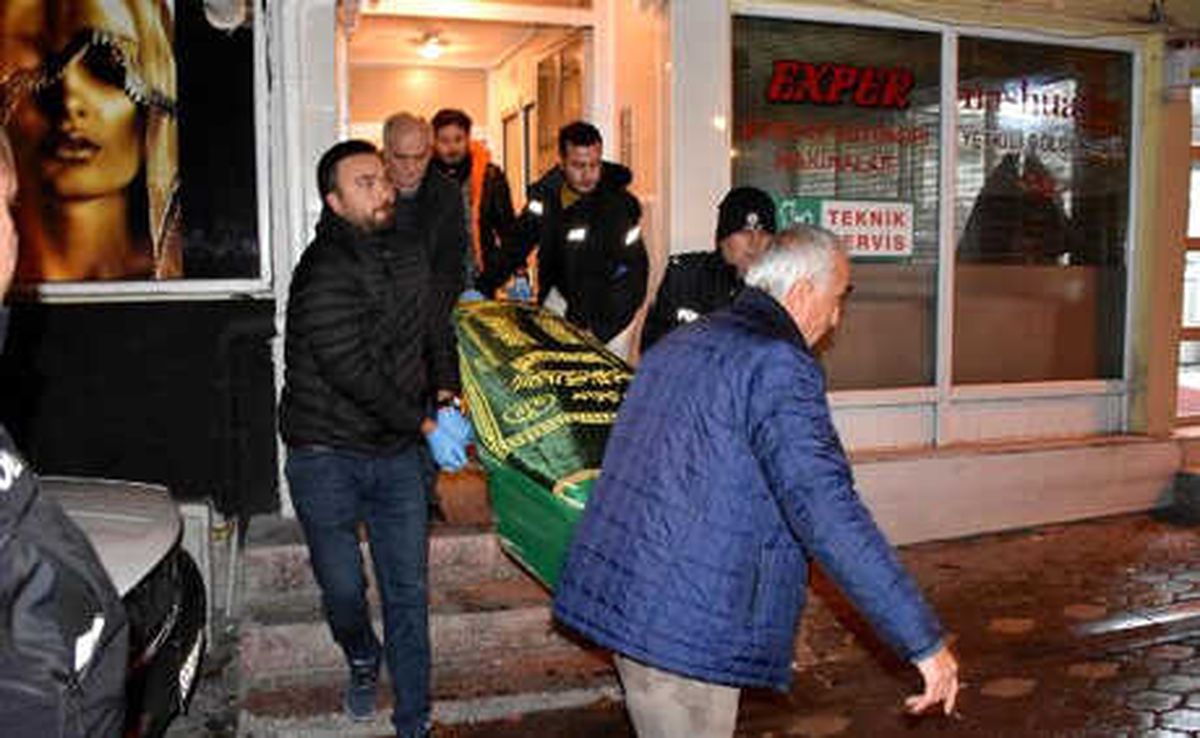 Üniversite Öğrencisi Evinde Ölü Bulundu