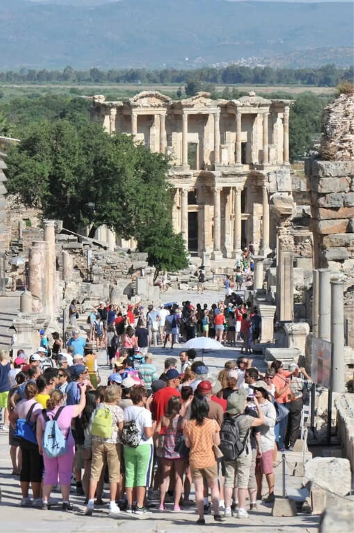 1 Milyona Yakın Kişi İzmir\'i Ziyaret Etti, En Çok Ziyaret Edenler İse Almanlar Oldu