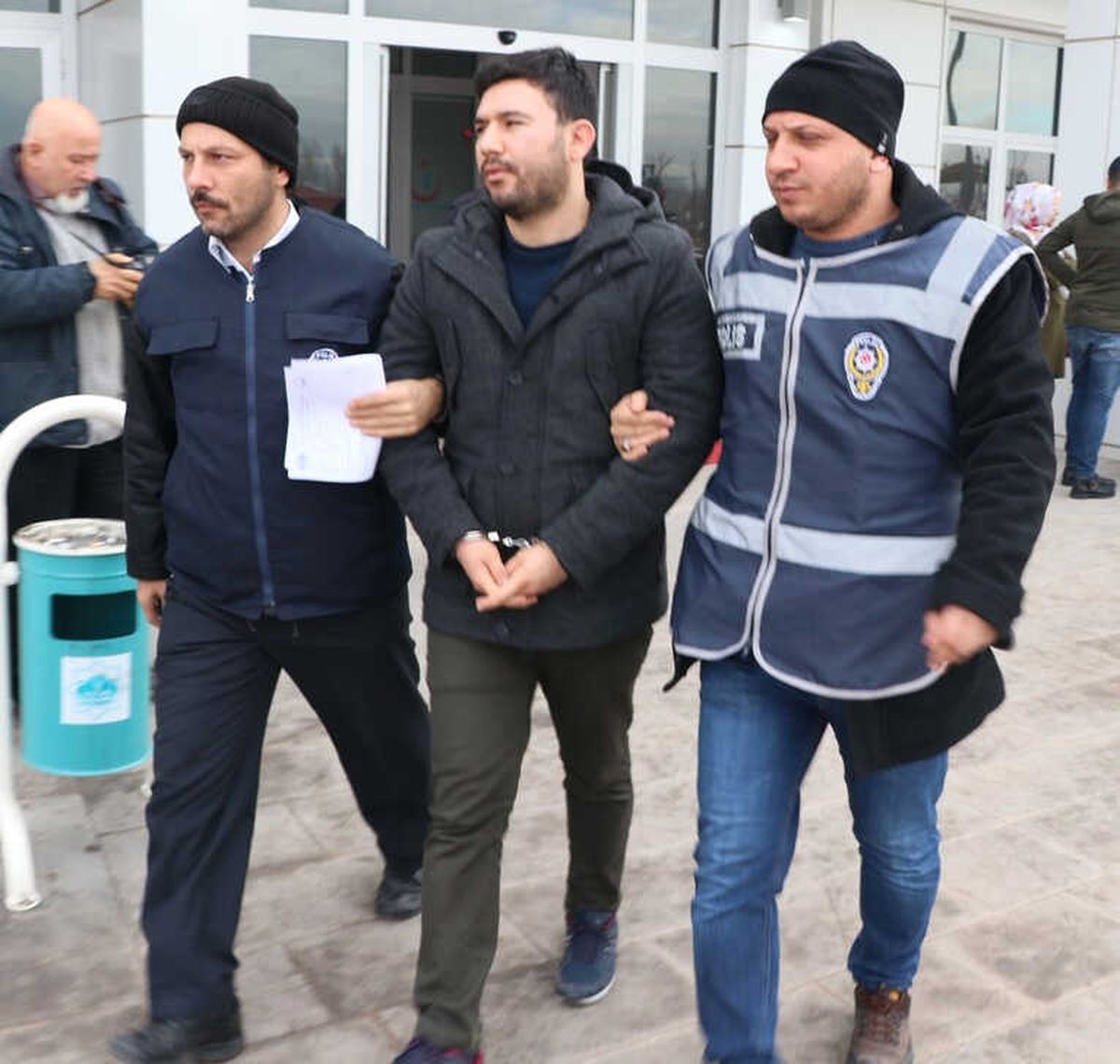 Aksaray\'da Fetö\'nün TSK ve Emniyet Mahrem Yapılanmasına Operasyon