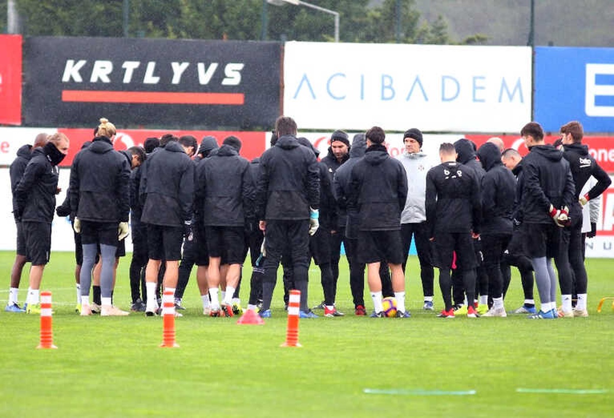 Beşiktaş, Yağmur Altında Çalıştı