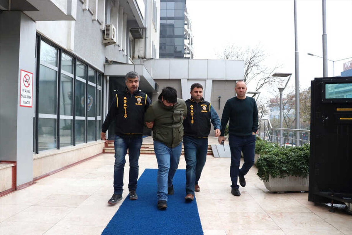 Bıçaklı Soygun Zanlısı, Güvenlik Kameralarından Tespit Edildi