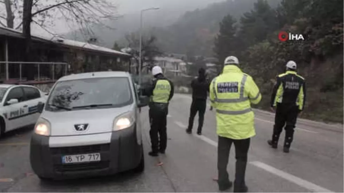 Bursa Trafik Şube Müdürlüğü Ekipleri Kış Lastiği Uygulamasında Göz Açtırmıyor