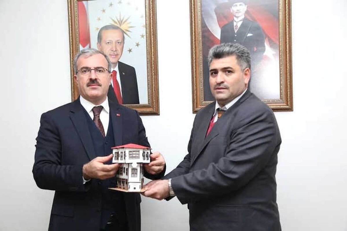 Eskigediz Protokolünden Vali Toraman\'a \'Hayırlı Olsun\' Ziyareti