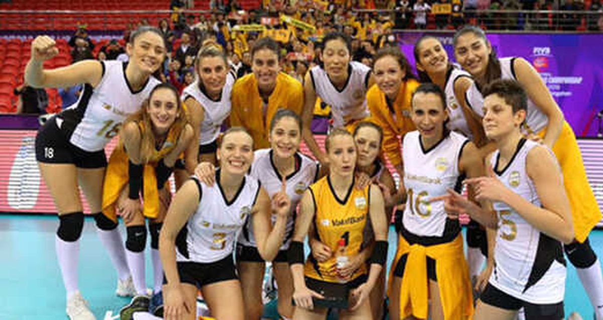 Fransız Ekibi Volero Le Cannet\'i 3-0 Yenen VakıfBank, Yarı Finali Garantiledi