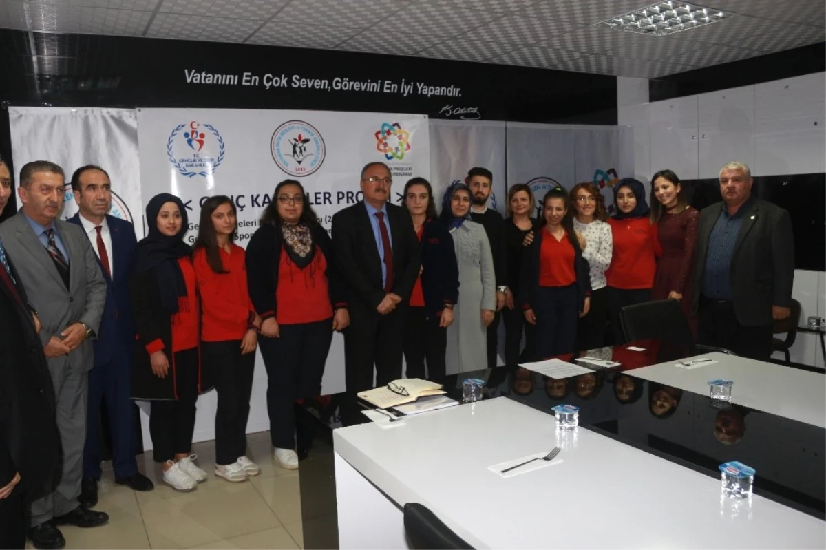 Genç Kalemler" Projesinin Tanıtım Toplantısı Yapıldı