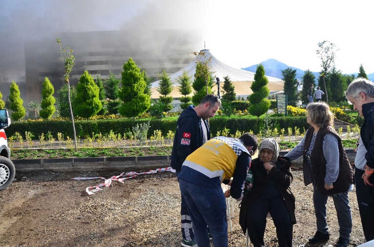 Hatay Valisi Doğan: "Yangında İhmal Varsa Gerekli İşlemler Yapılacak"