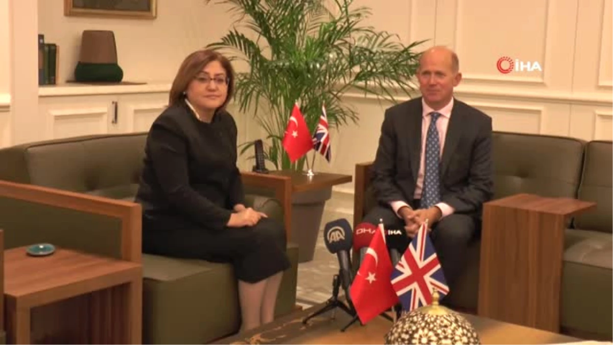 İngiltere\'nin Ankara Büyükelçisi Dominick Chilcott\'tan Fatma Şahin\'e Ziyaret