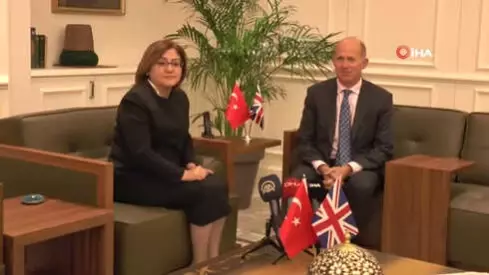 İngiltere’nin Ankara Büyükelçisi Dominick Chilcott’tan Fatma Şahin’e