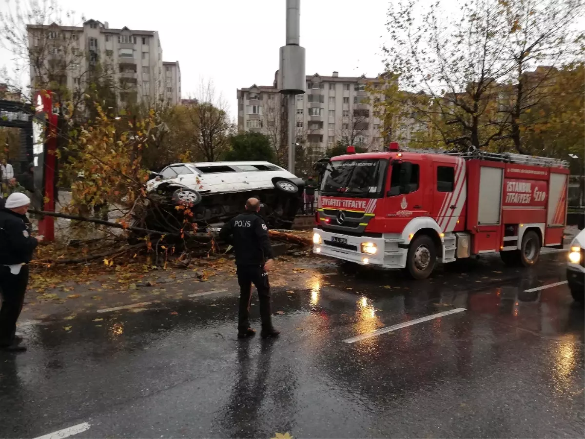 İşçi Servisi Ağaca Çarpıp Devrildi: 14 Yaralı