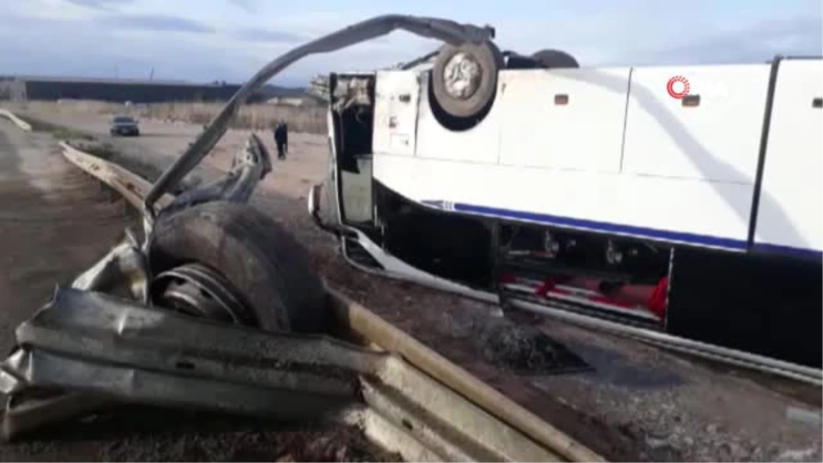 İşçileri Taşıyan Otobüs Otomobille Çarpışıp Takla Attı: 36 Yaralı