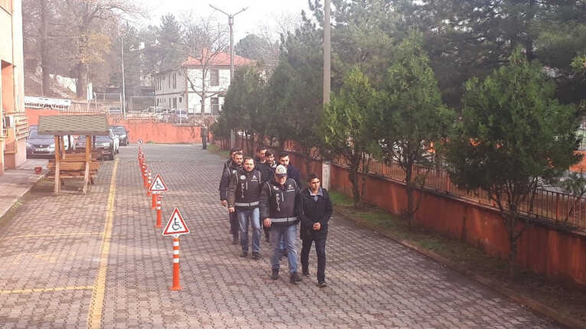 Karabük Merkezli Fetö Operasyonunda 5 Kişi Adliyeye Sevk Edildi