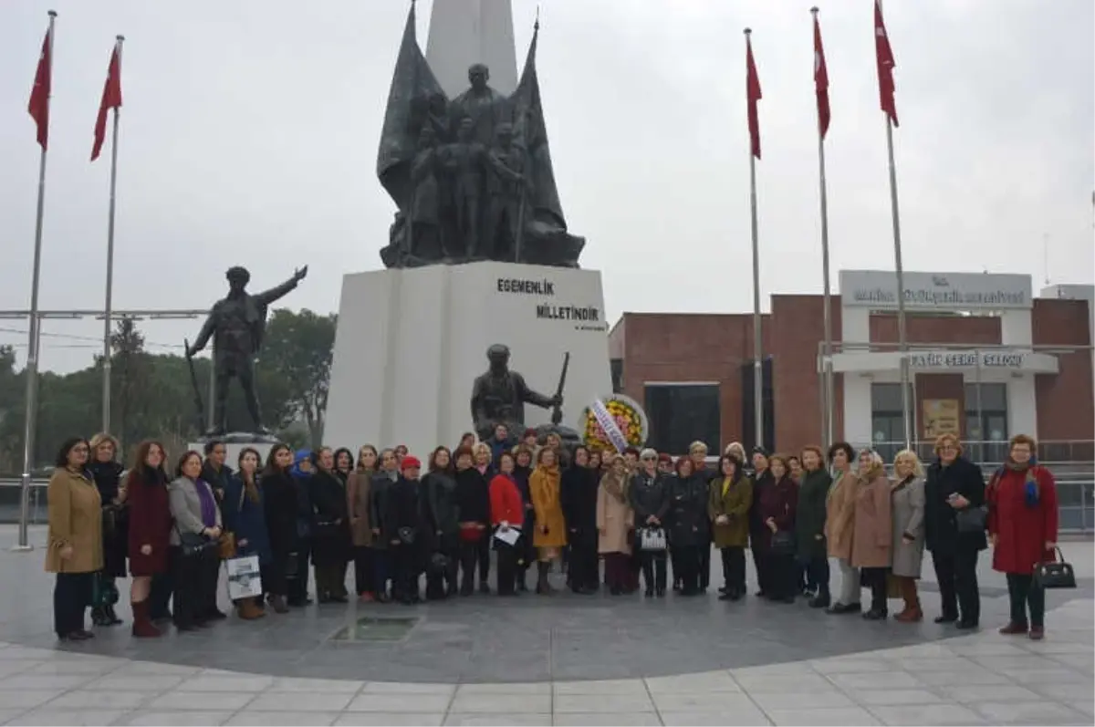 Manisalı Kadınlar Seçme ve Seçilme Hakkının 84. Yıldönümünü Kutladı