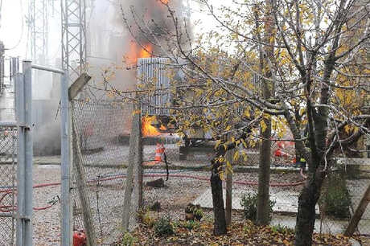 Organize Sanayi Bölgesinde Trafo Patladı, Fabrikalarda Üretim Durdu