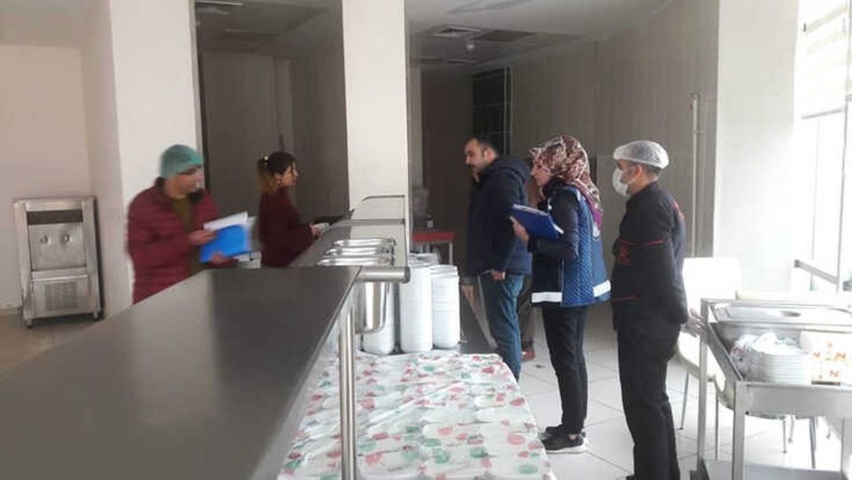 Özalp İlçesindeki Kantin ve Yemekhaneler Denetlendi