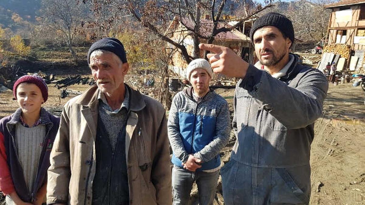 Tosya\'da Evi Yanan Köylü ve Ailesi Verilen Sözlerin Yerine Getirilmesini İstiyor