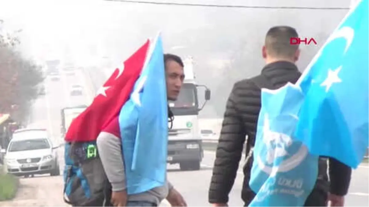 Sakarya 4 Gündür Yürüyen Uygur Türkleri Sakarya\'ya Ulaştı