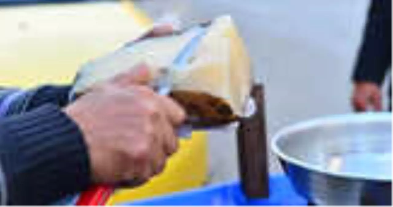 Tarlada Para Etmeyen Şeker Pancarı Seyyarda Kapış Kapış Gidiyor