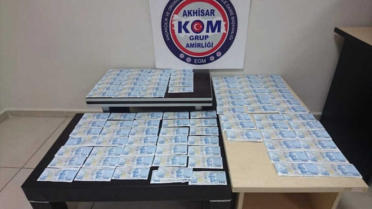 Uyuşturucu Araması Yapılan Araçtan 57 Bin Lira Sahte Para Çıktı