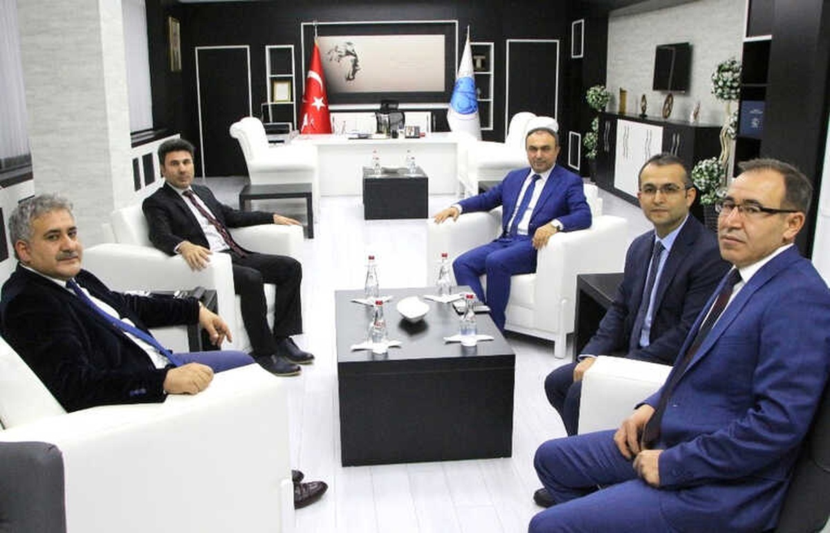 Vali Recep Soytürk\'ten Rektör Karacoşkun\'a İade-i Ziyaret