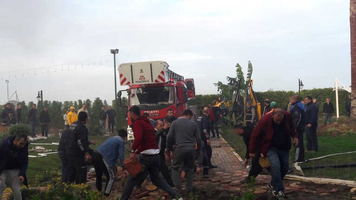 Yangında Otelin 7. Katında Mahsur Kaldılar