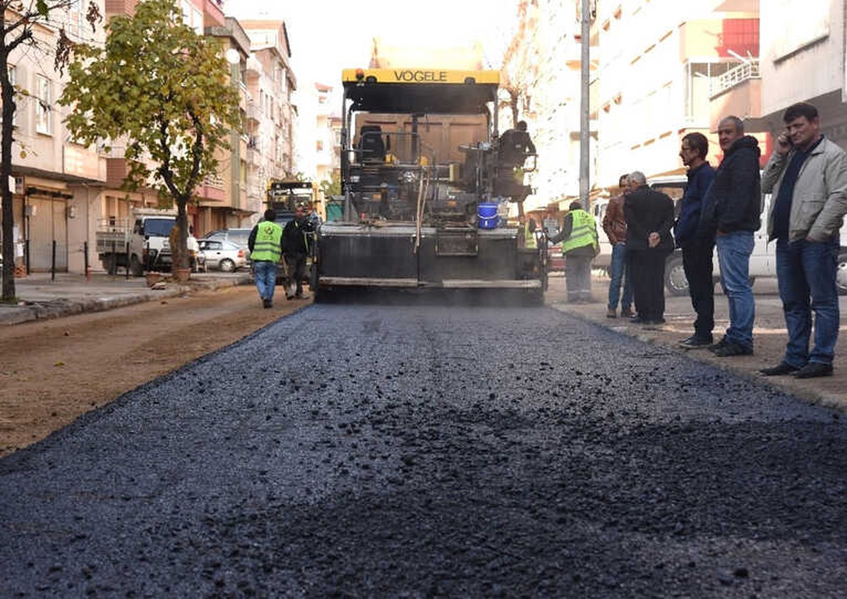 Yeni Mahalle\'nin Yolları Asfaltlanıyor